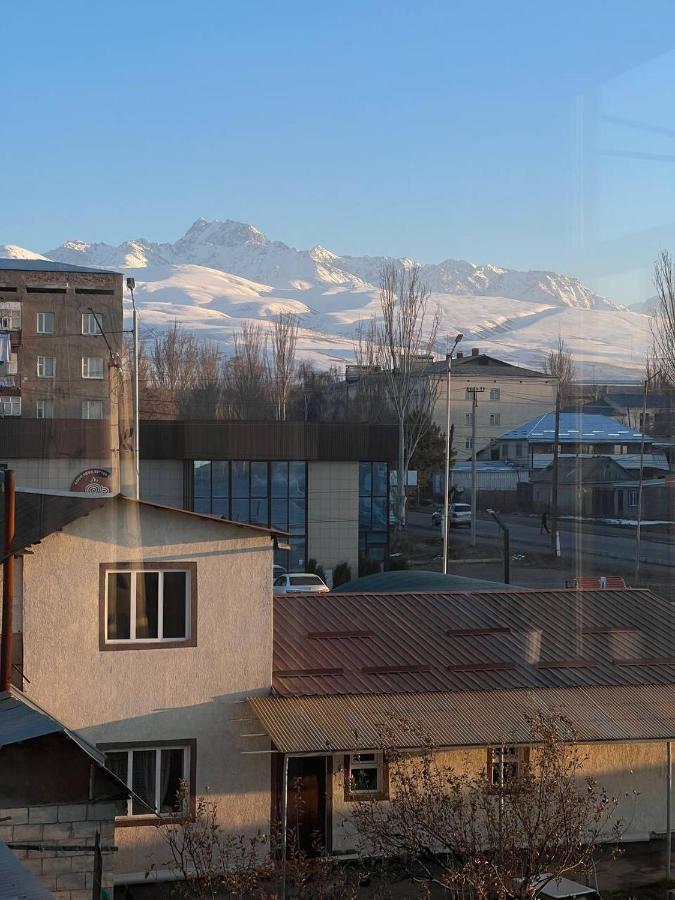 Emir Guest House In Karakol Exterior foto