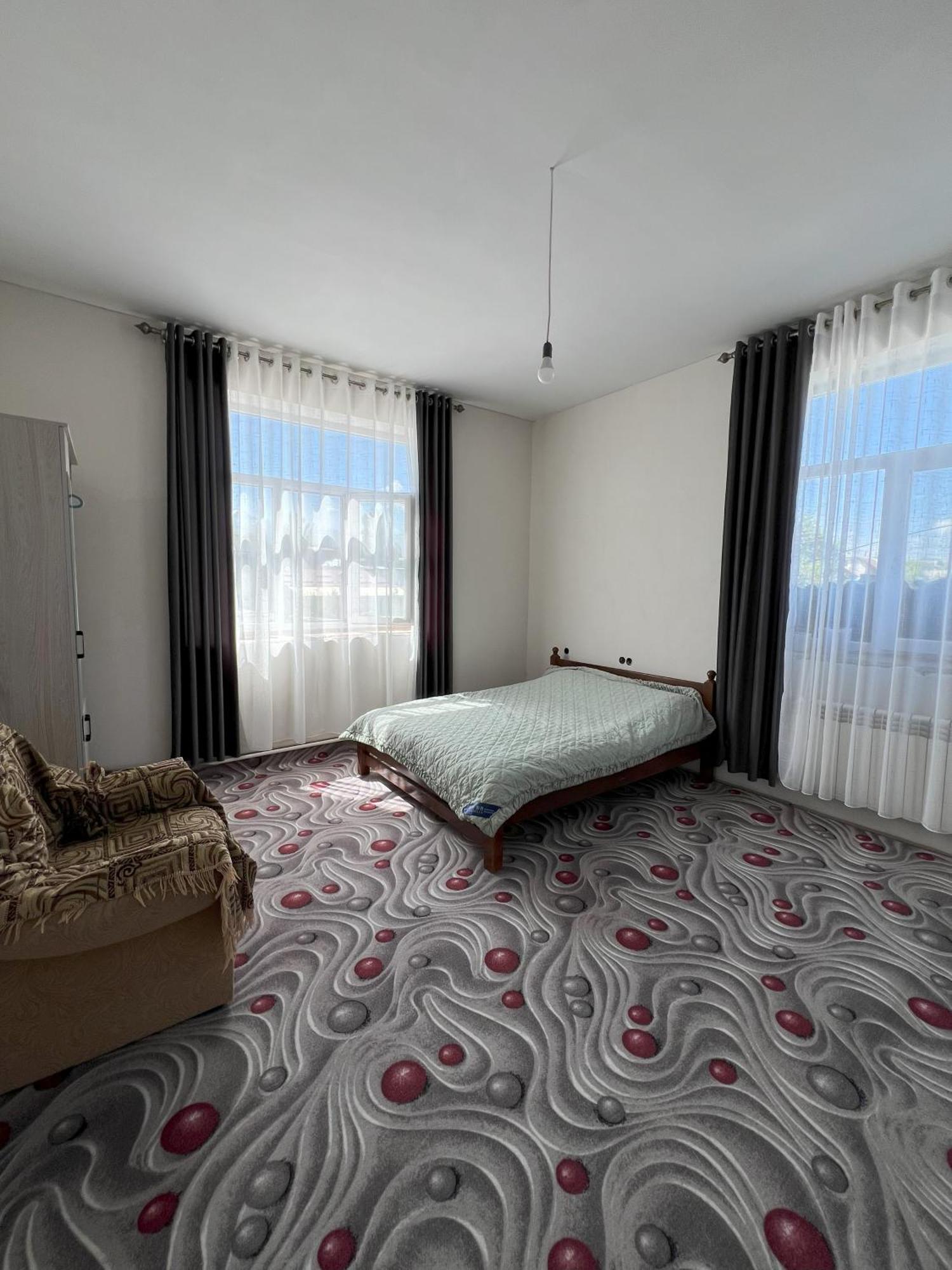 Emir Guest House In Karakol Exterior foto